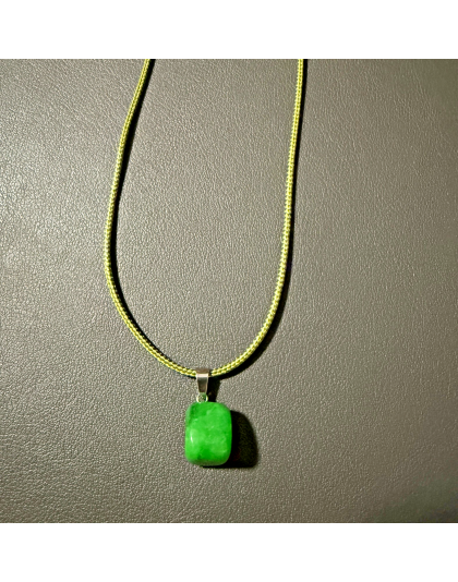 Collar con piedra Jade